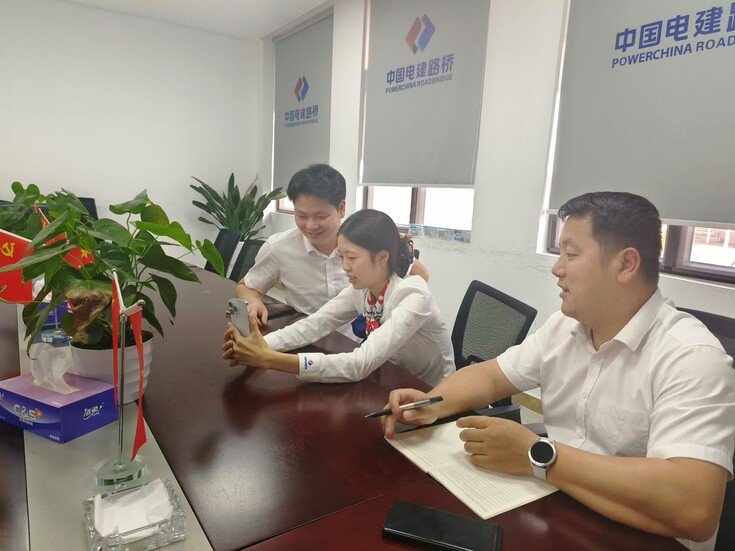 20250326跨越距離,傳遞關懷——佛清廣項目公司開展線上家訪暖人心,云端相伴促成長(攝影:劉佳瑩).jpg